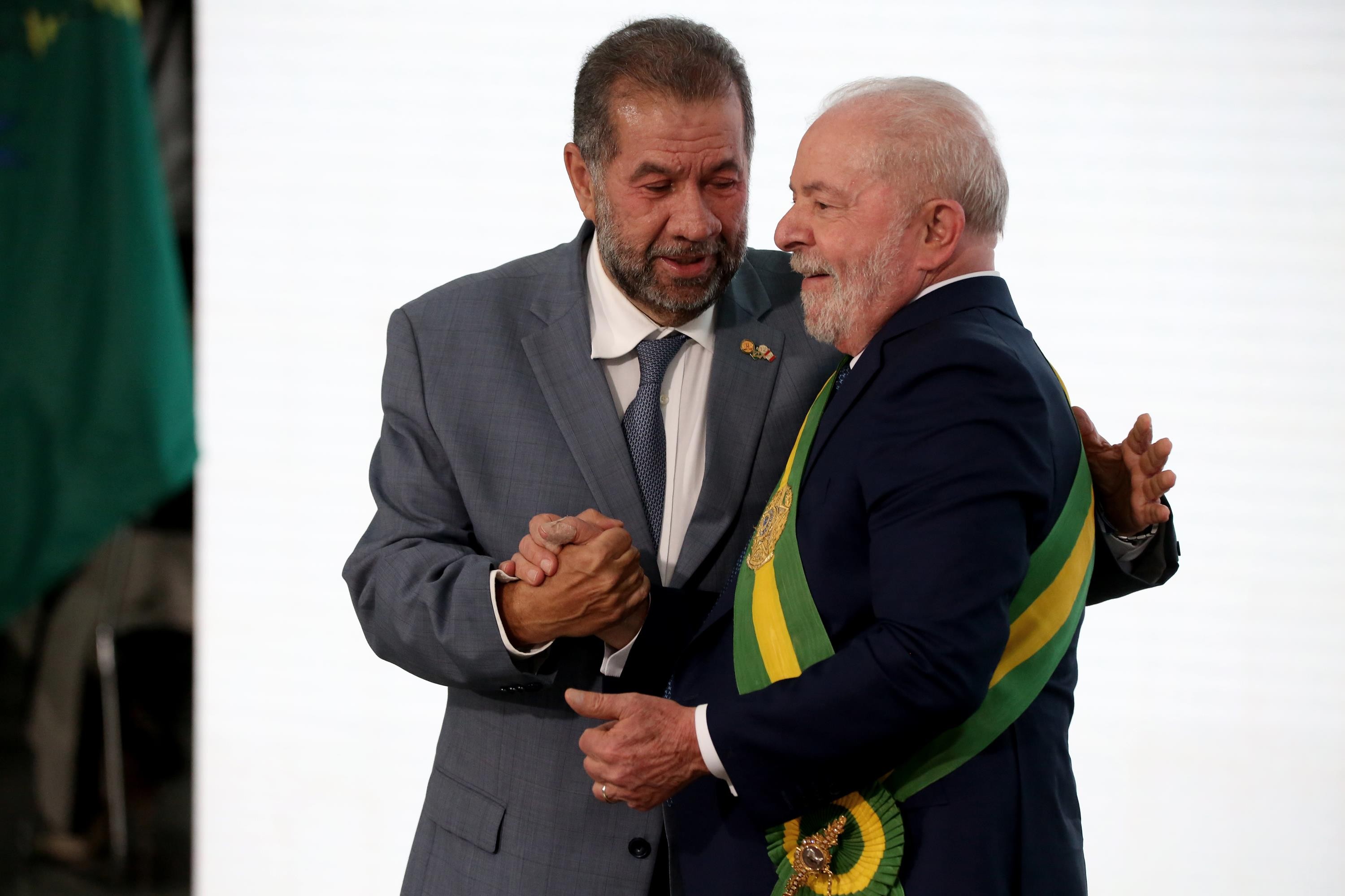 Lula cobra ministro da Previdência, Carlos Lupi, sobre falta de ação em desvios no INSS