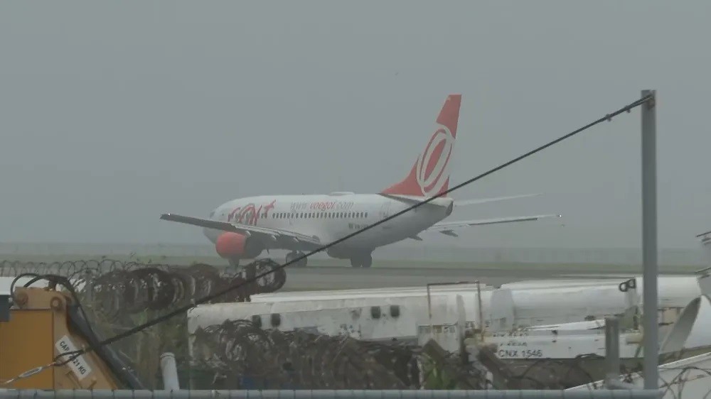 Oito voos são desviados e quatro são cancelados devido à forte chuva em Fortaleza
