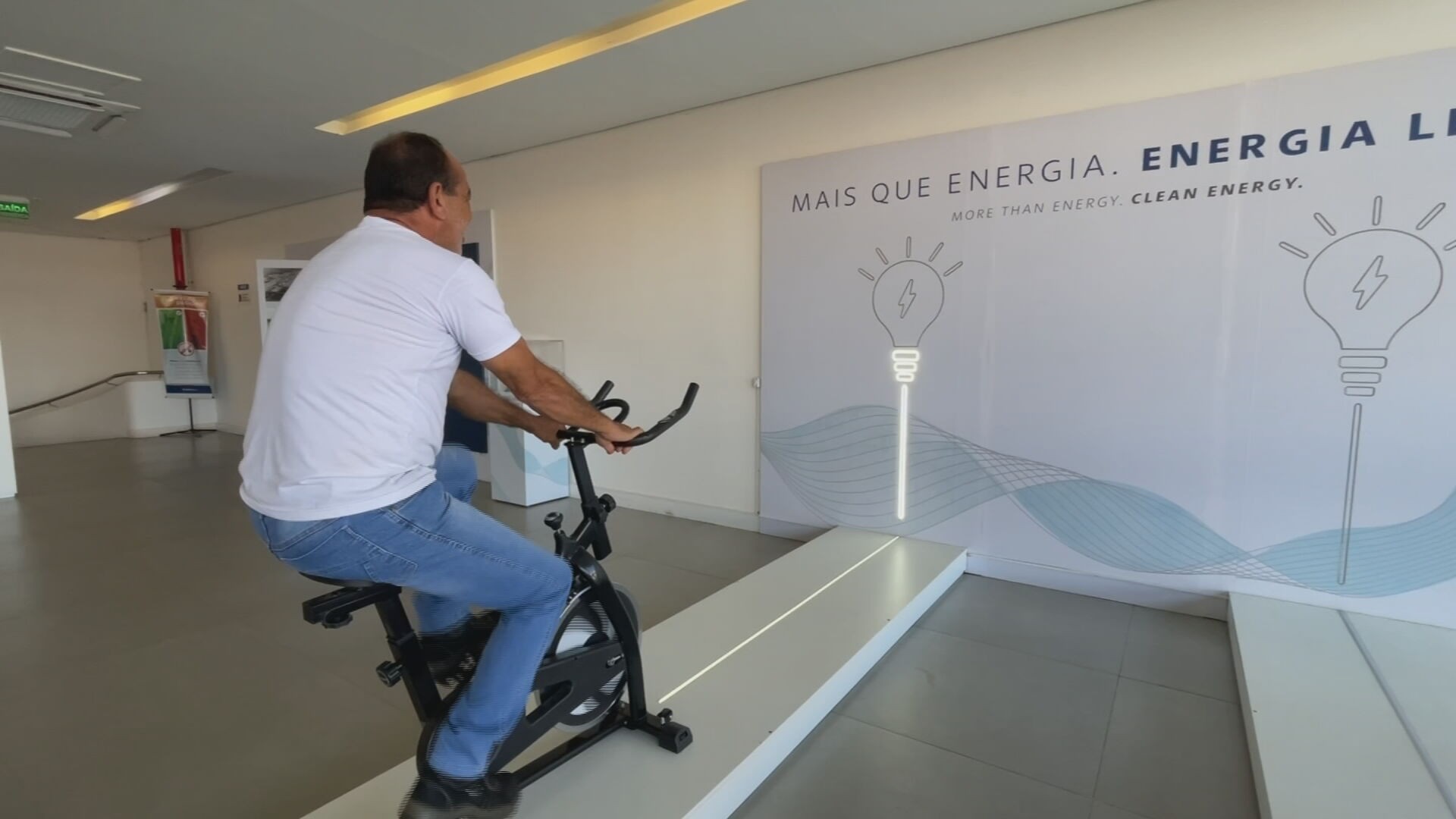 Programa da Usina Hidrelétrica Ilha Solteira ensina a visitantes como a energia elétrica é produzida