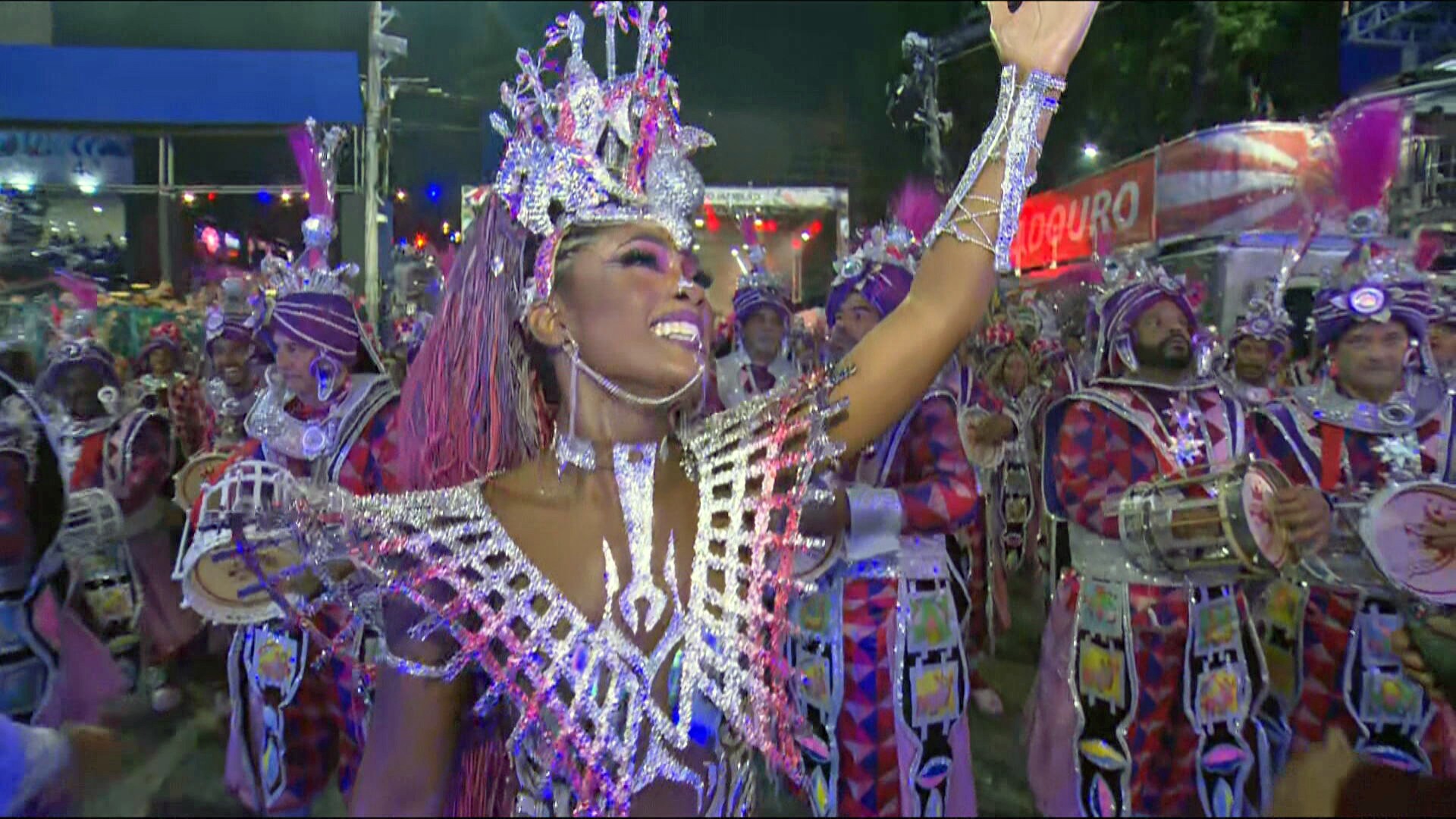 Erika Januza na Viradouro — Foto: Reprodução/TV Globo