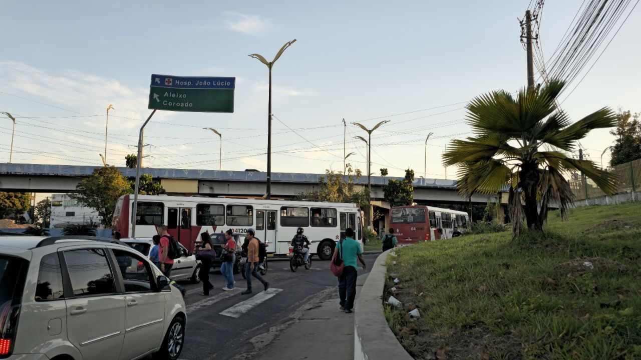 Paralisação dos rodoviários entra no 3º dia em Manaus; ônibus seguem com circulação reduzida, diz sindicato