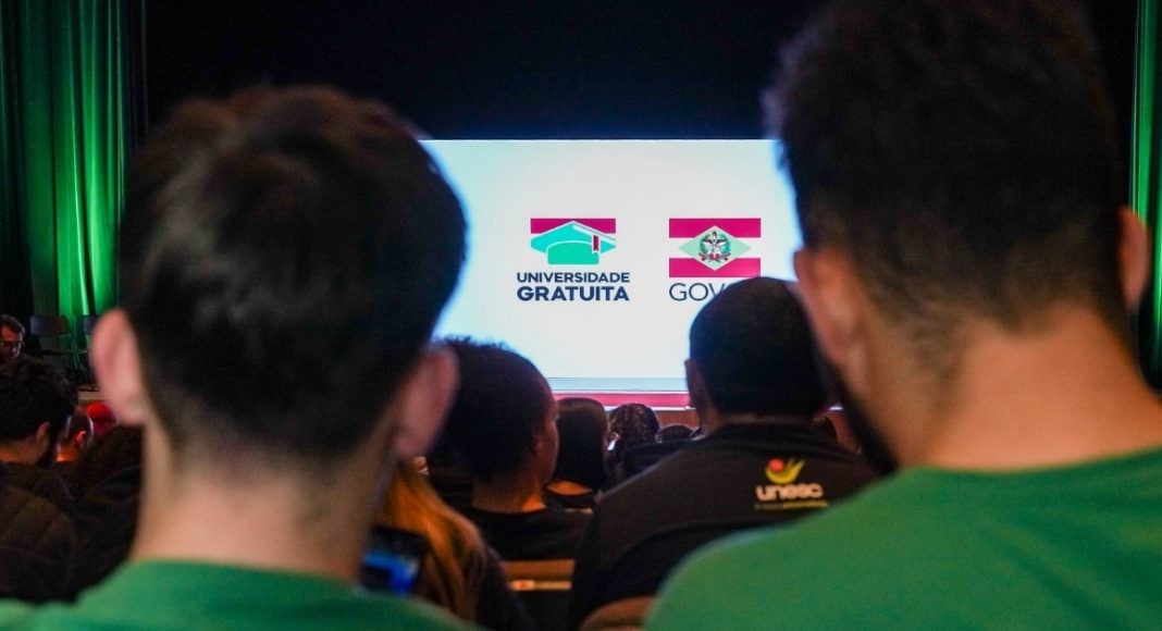 Universidade Gratuita: polícia encontra 130 beneficiários com patrimônio milionário e Justiça nega busca e apreensão