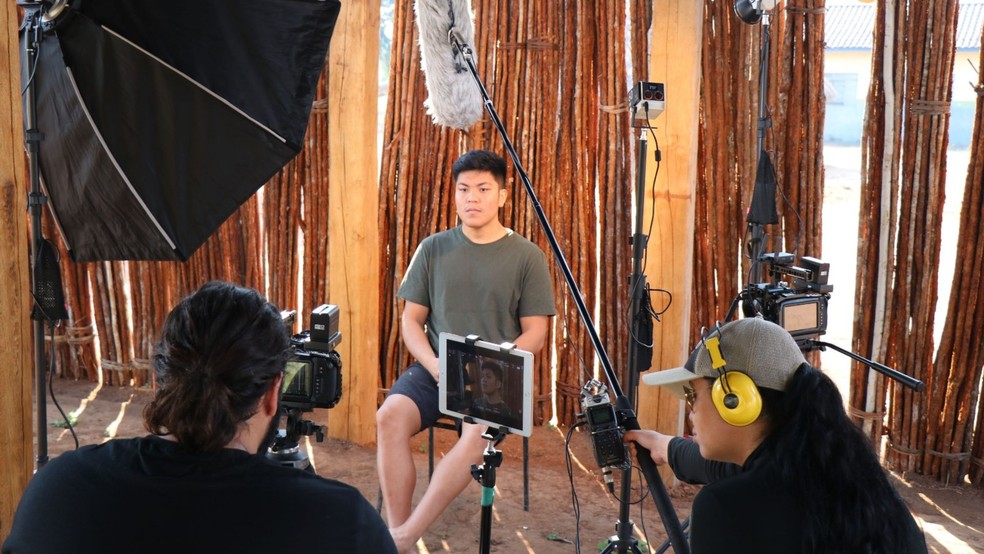 Guilherme Miguelão e sua equipe juntamente com Diogo durante as gravações do documentário — Foto: Edson Medeiros/Branco Fotógrafo