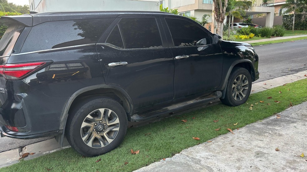 Carro de luxo apreendido na operação — Foto: Polícia Civil da Bahia