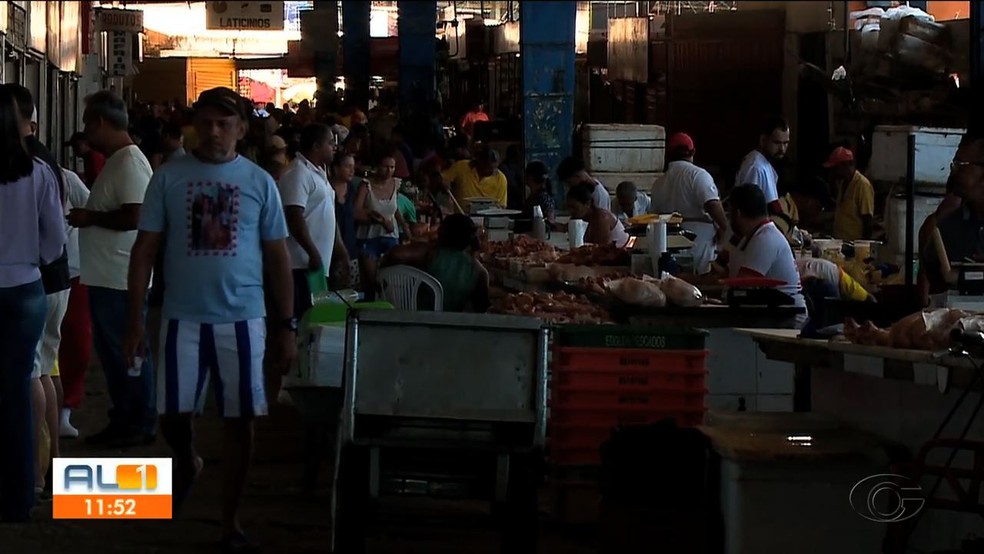 Mercado da Produção ficou sem iluminação durante apagão no início da manhã em Maceió — Foto: Reprodução/TV Gazeta