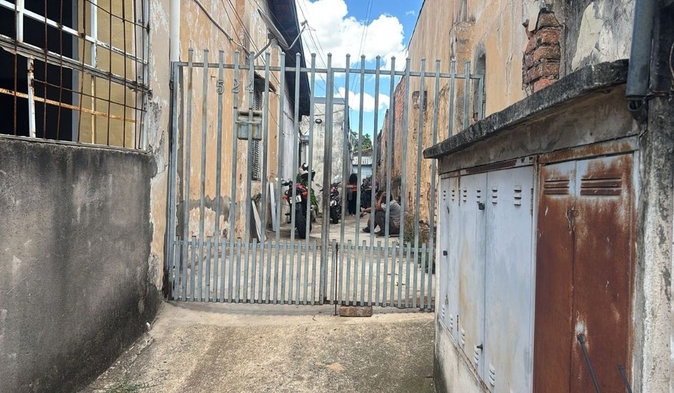 Mulher de 25 anos morreu após ataque de pitbull no quintal de casa em Campinas (SP), nesta terça-feira (23) — Foto: Helen Sacconi/EPTV