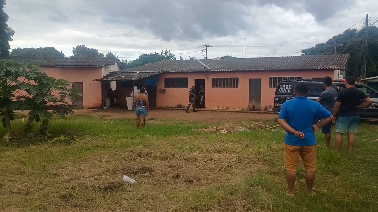 Homem é preso suspeito de estuprar mulher e agredir pai da vítima na zona rural de Boa Vista