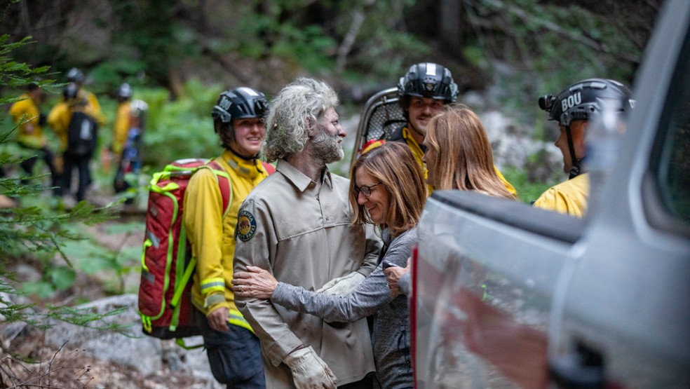 Lukas McClish foi resgatado depois de ficar 10 dias perdido em floresta nos EUA — Foto: SVL Steve
