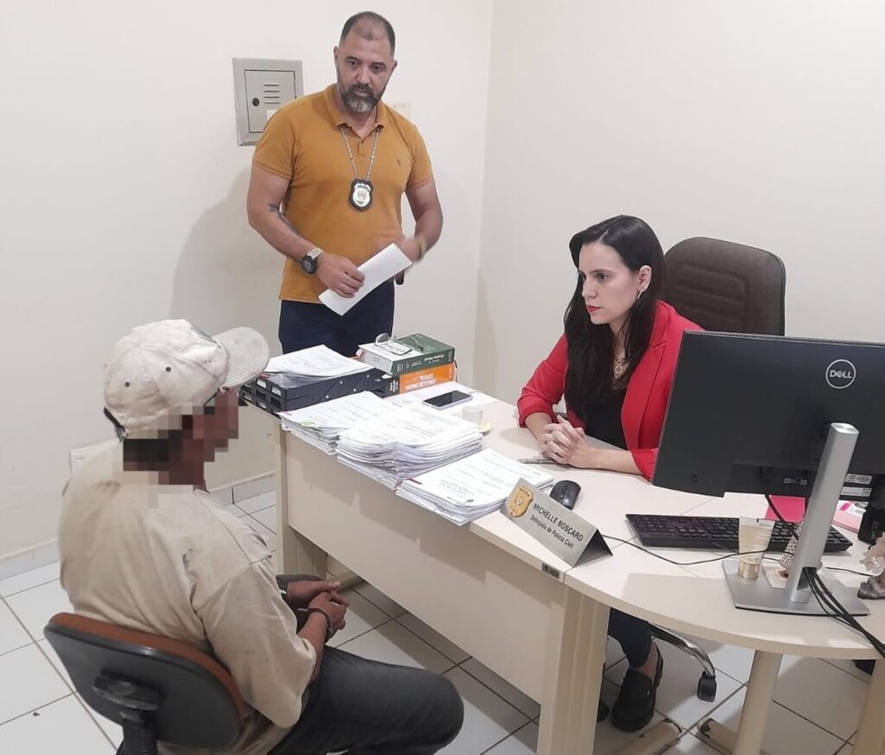 Caseiro também foi preso após adolescente denunciar agressões — Foto: Arquivo/Polícia Civil do Acre