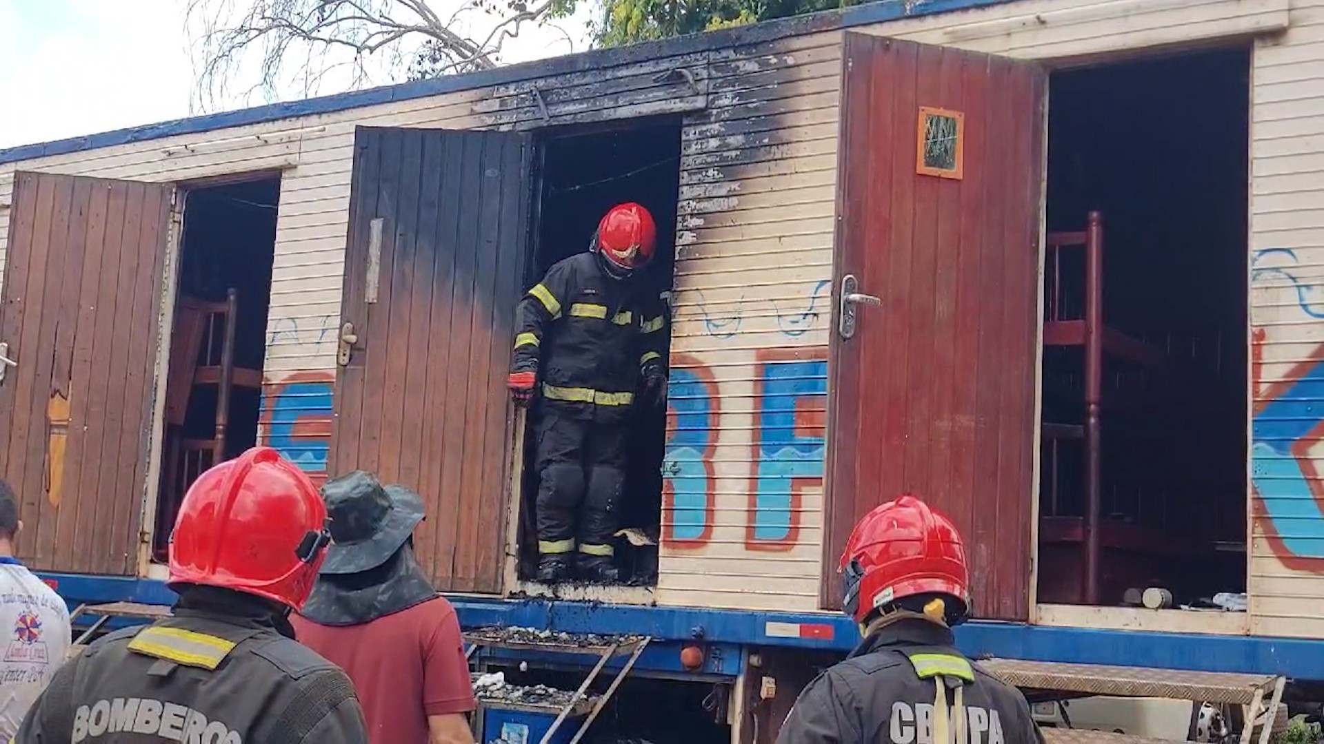 Incêndio atinge dormitório de funcionários de parque de diversão em Santarém