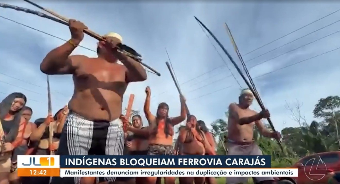 Protesto indígena bloqueia Estrada de Ferro Carajás que liga o Pará ao Maranhão