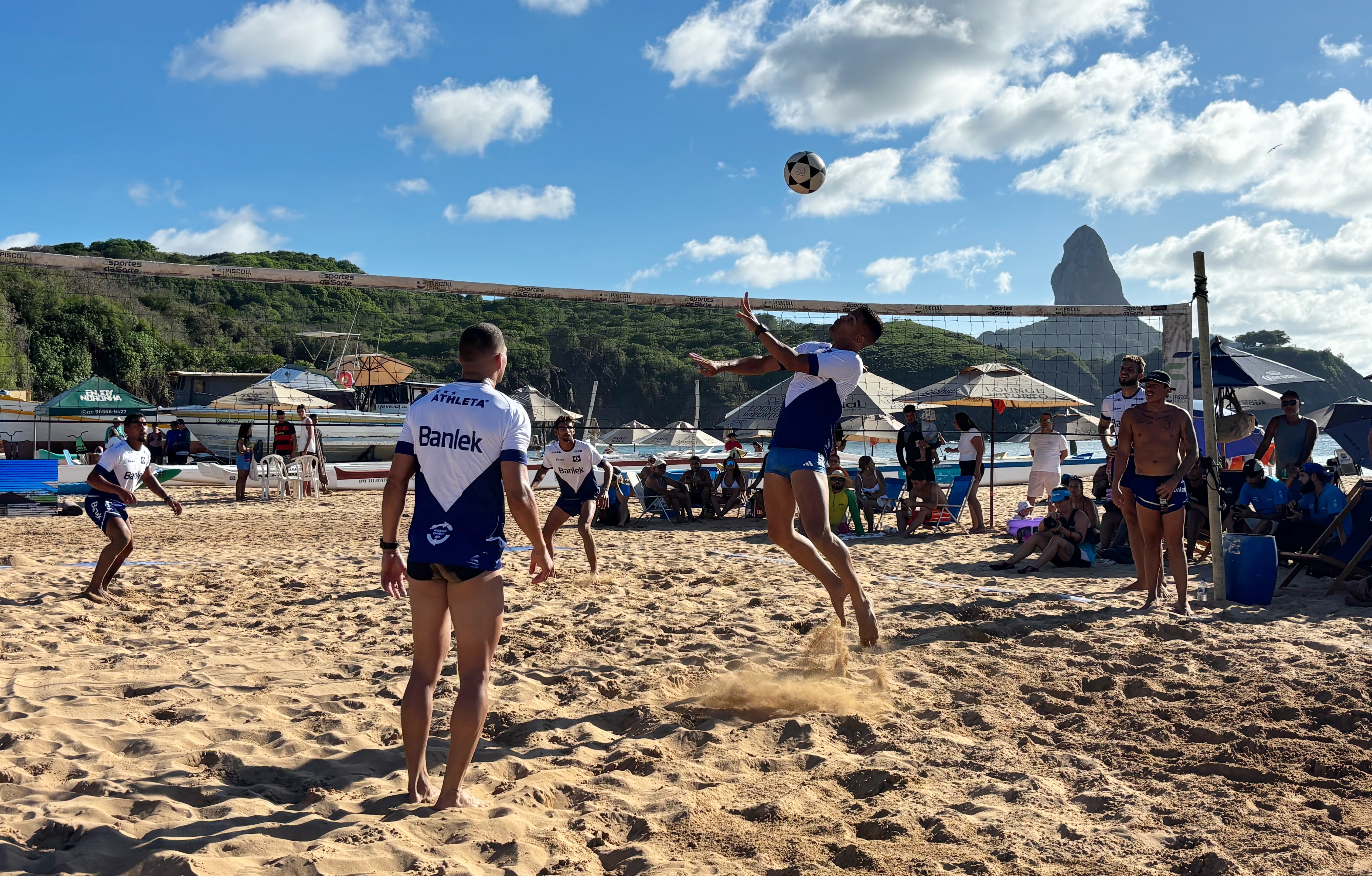 Copa Noronha de Futevôlei começa com 16 duplas e premiação de R$ 30 mil