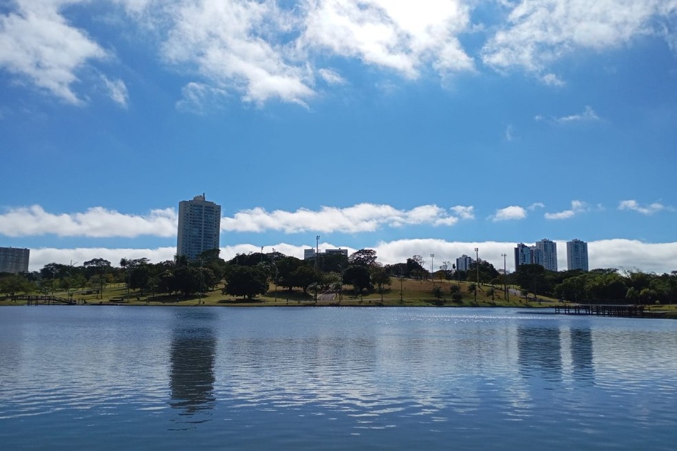 Dia frio e ensolarado em Campo Grande — Foto: Eduardo de Almeida/TV Morena