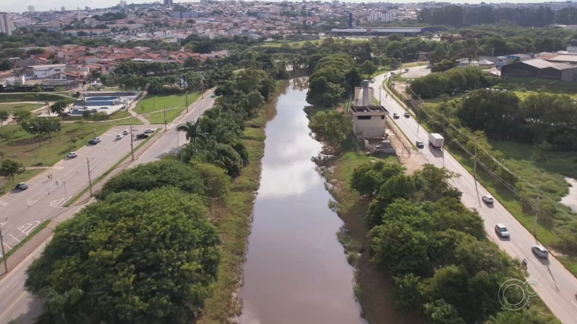 Prefeitura instala bancos e decks em trecho do Rio Sorocaba onde pesca esportiva é permitida