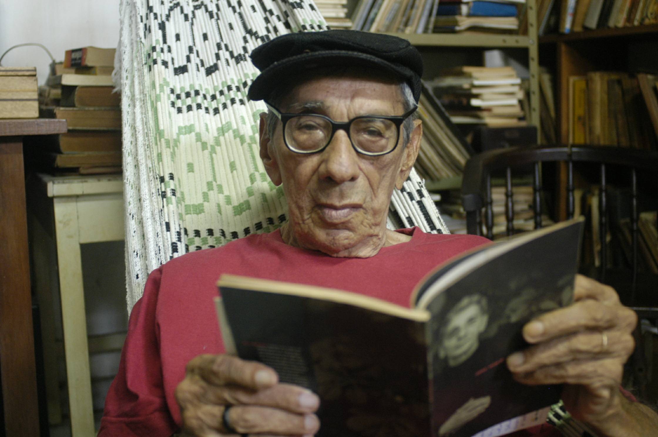 Centenário de Max Martins, o poeta da Amazônia: Belém celebra com poesia, videopoemas e carimbó