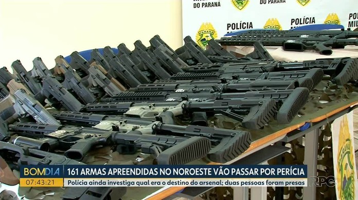 Arsenal: 5 armas e quase 6.500 munições são apreendidas em casa no Paraná -  RIC Mais