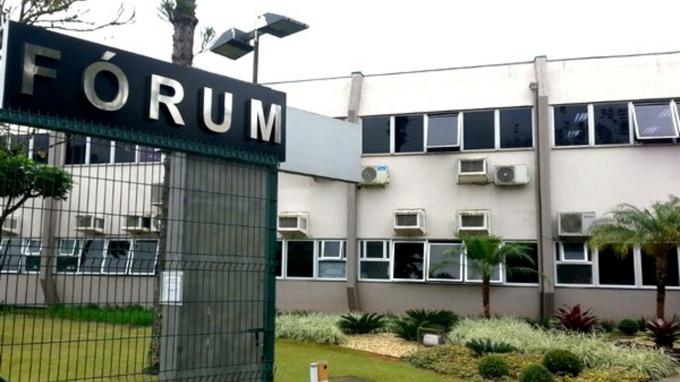 Casal é condenado por estupro de pessoas surdas atendidas por instituição em SC