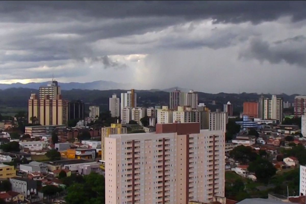 Frente fria deve mudar o tempo no Vale do Paraíba e trazer chuva e queda nas temperaturas a partir desta quinta-feira