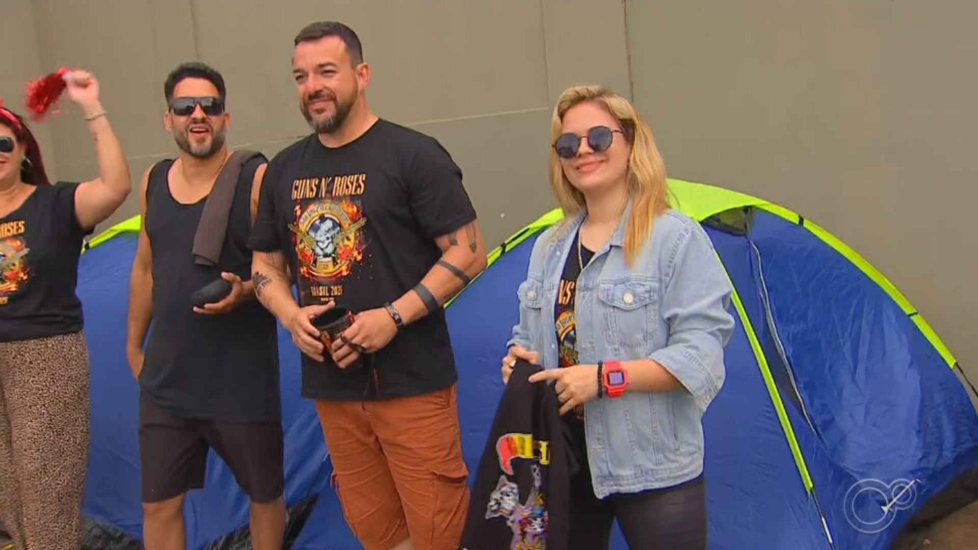 Guns N' Roses em Rio Preto: fãs fazem fila e acampam em primeiro show na cidade