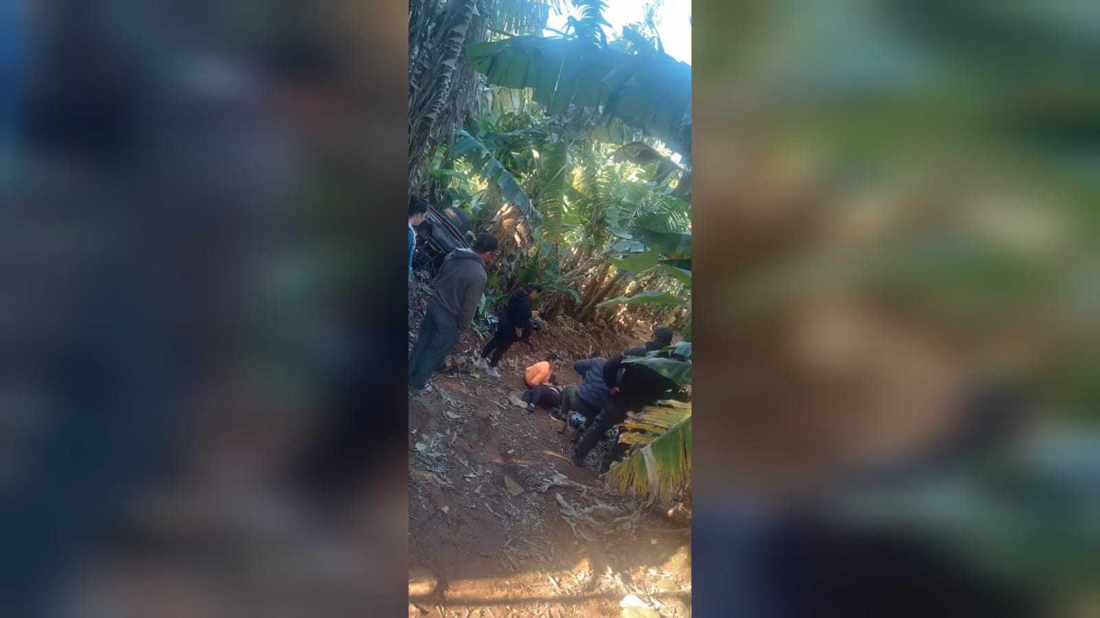 Condutor perde controle de quadriciclo em descida e turista fica ferida após veículo passar por cima dela em SC