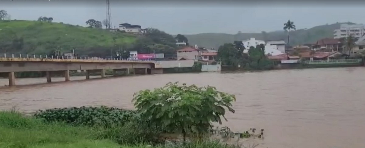 Nível do Rio Muriaé sobe e ultrapassa cota de atenção em Itaperuna
