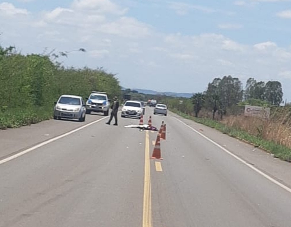 Karina Raquel Rocha, de 28 anos, morreu vítima de um acidente na rodovia BR-343, próximo à cidade de Campo Maior, neste domingo (21). — Foto: Polícia Militar