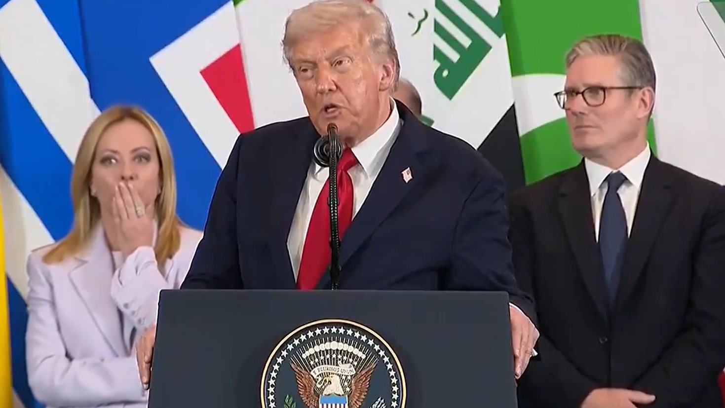 Trump dá 'cantada' em Meloni: 'Você não vai se ofender se eu disser que você é linda, vai?'