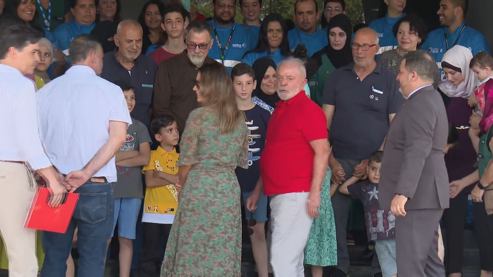 Lula participa de almoço com repatriados da Faixa de Gaza — Foto: TV Globo/Reprodução
