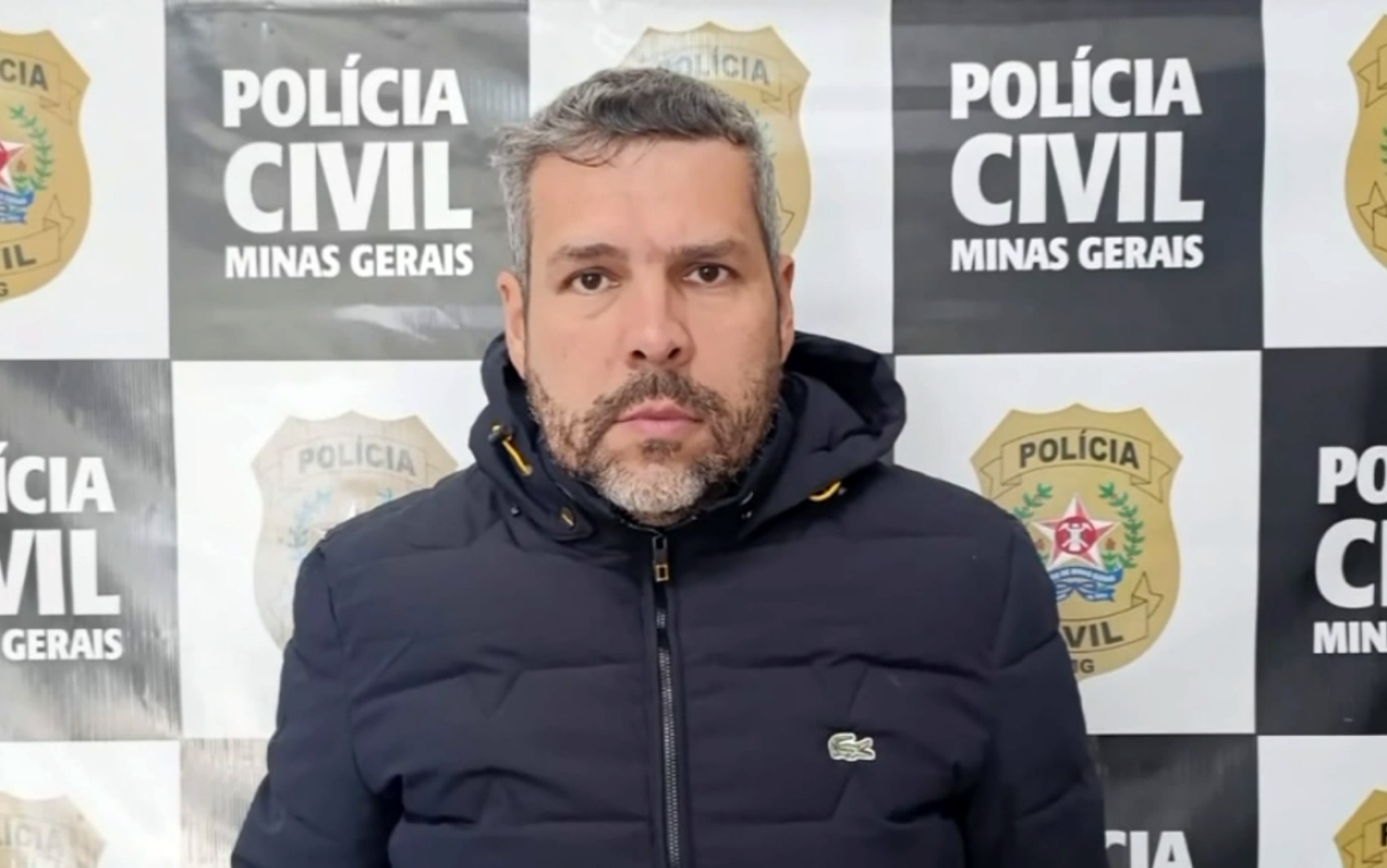 Ex-diretor de Turismo deixa presídio após Justiça revogar prisão preventiva em Poços de Caldas, MG