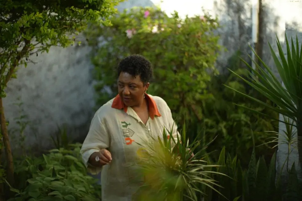 Rosana Paulino, a filha de faxineira que se tornou artista plástica mundialmente reconhecida — Foto: Raoni Maddalena / BBC News Brasil