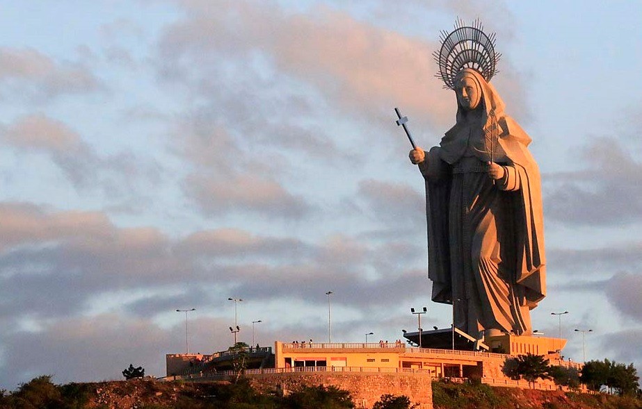 Veja programação religiosa para o Dia de Santa Rita de Cássia em estátua de 56 metros no RN