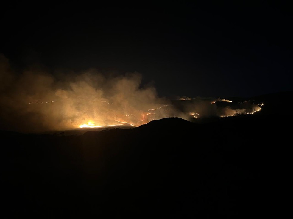 Serra do Cipó é destruída por incêndio — Foto: Geraldo Fernandes/Acervo pessoal