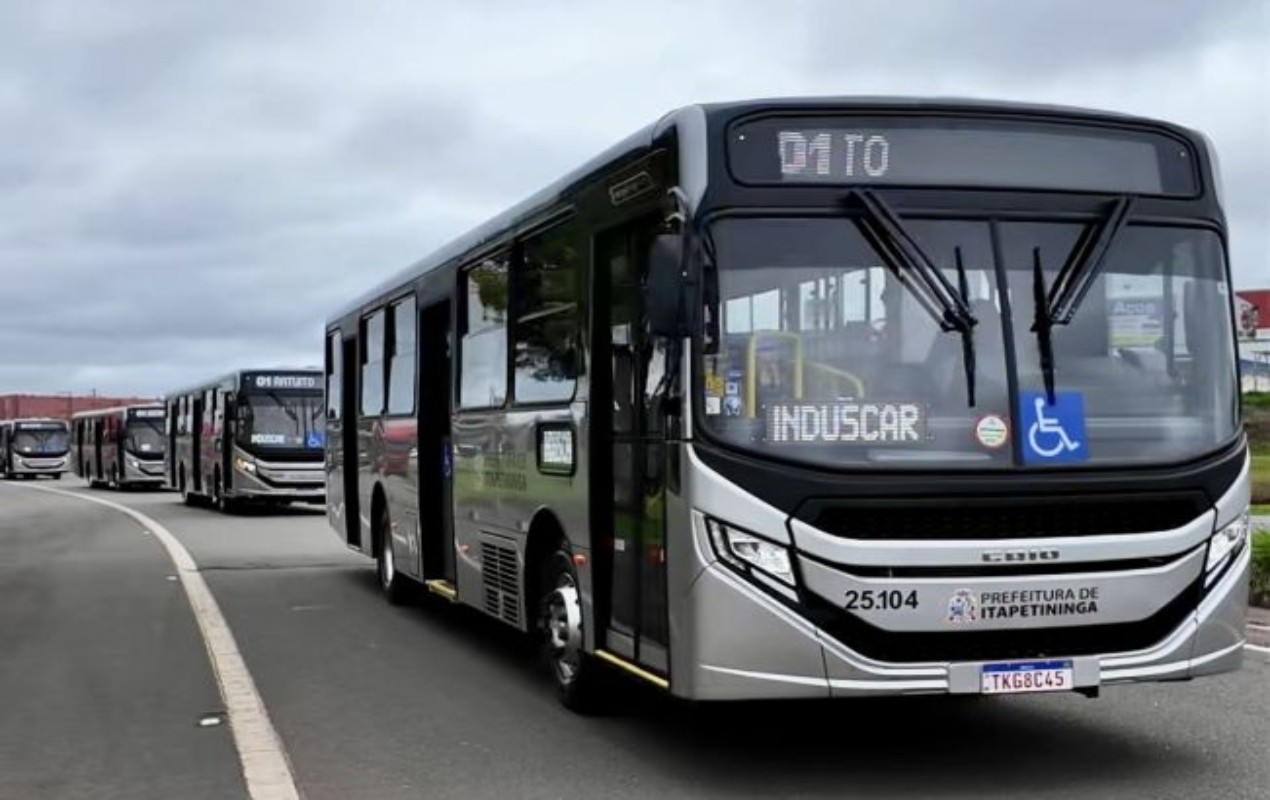 Ônibus iluminado: confira os bairros e horários que o transporte natalino decorado percorre em Itapetininga