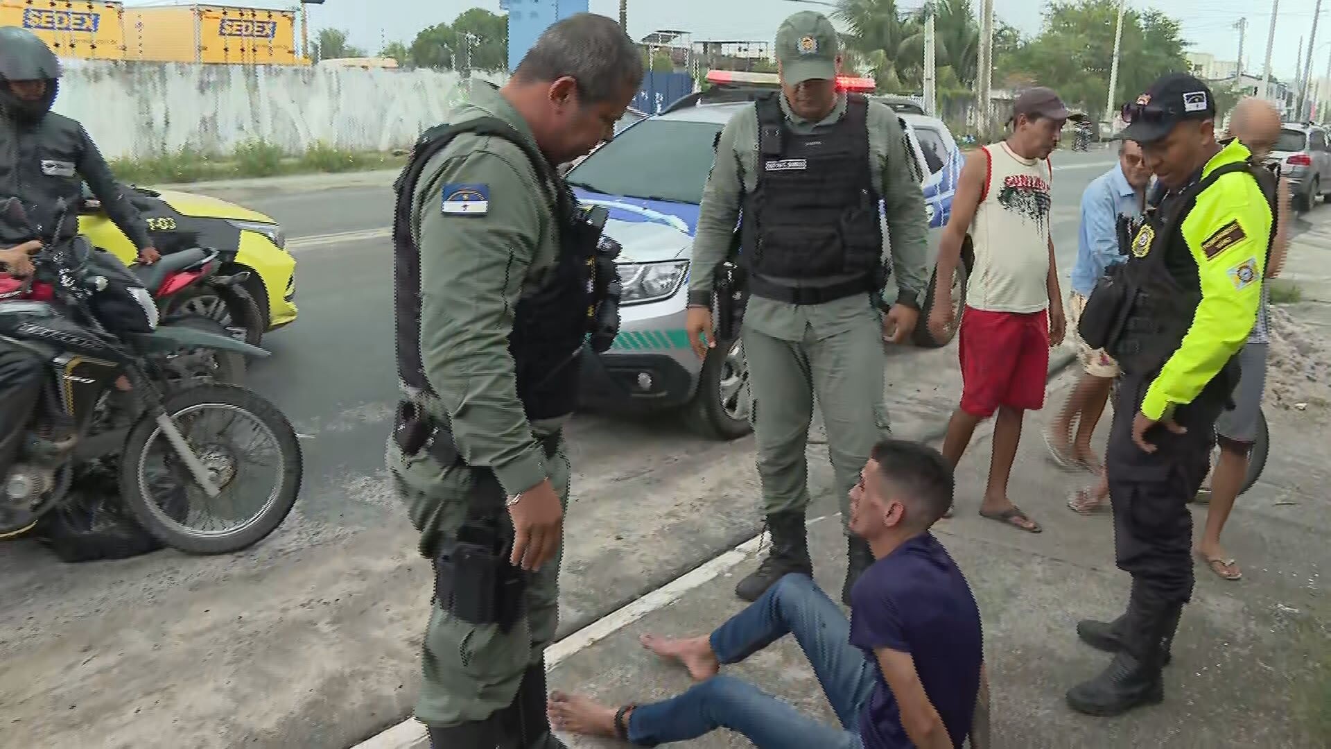 Homem é preso depois de furtar gestante, voltar e dar bom dia à vítima, no Grande Recife