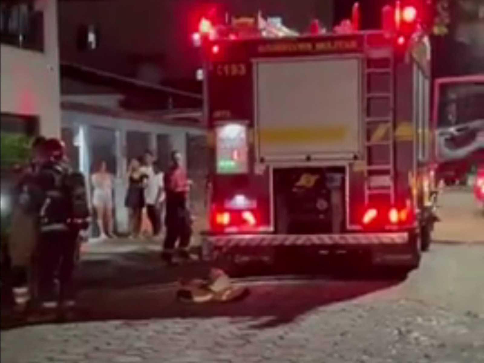 Celular carregando sobre colchão provoca incêndio em casa de Governador Valadares