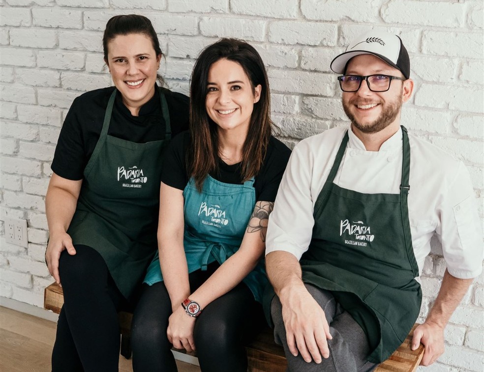 Maíra, Fabiana e Tiago são donos de uma padaria em Toronto, Canadá — Foto: Divulgação