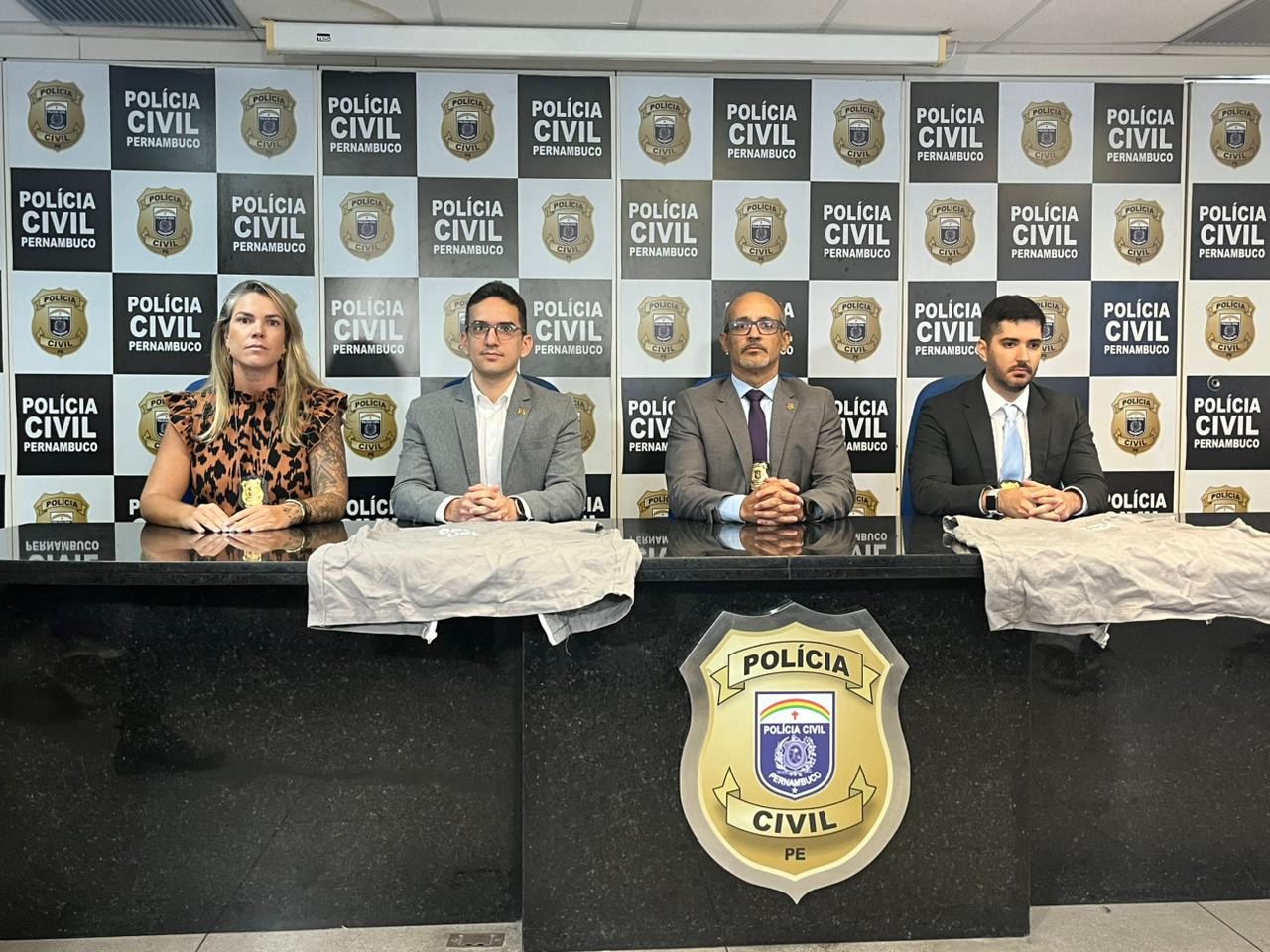 Polícia aponta indícios de misoginia e transfobia no caso de mulheres mortas a pauladas por servidores públicos: 'Célula com viés miliciano'