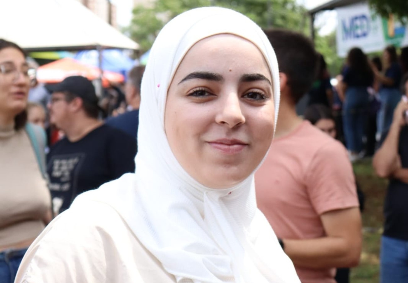 Jovem síria sonha com aprovação na Unesp para ajudar as pessoas: 'Está na minha cabeça que vou conseguir'; VEJA VÍDEO