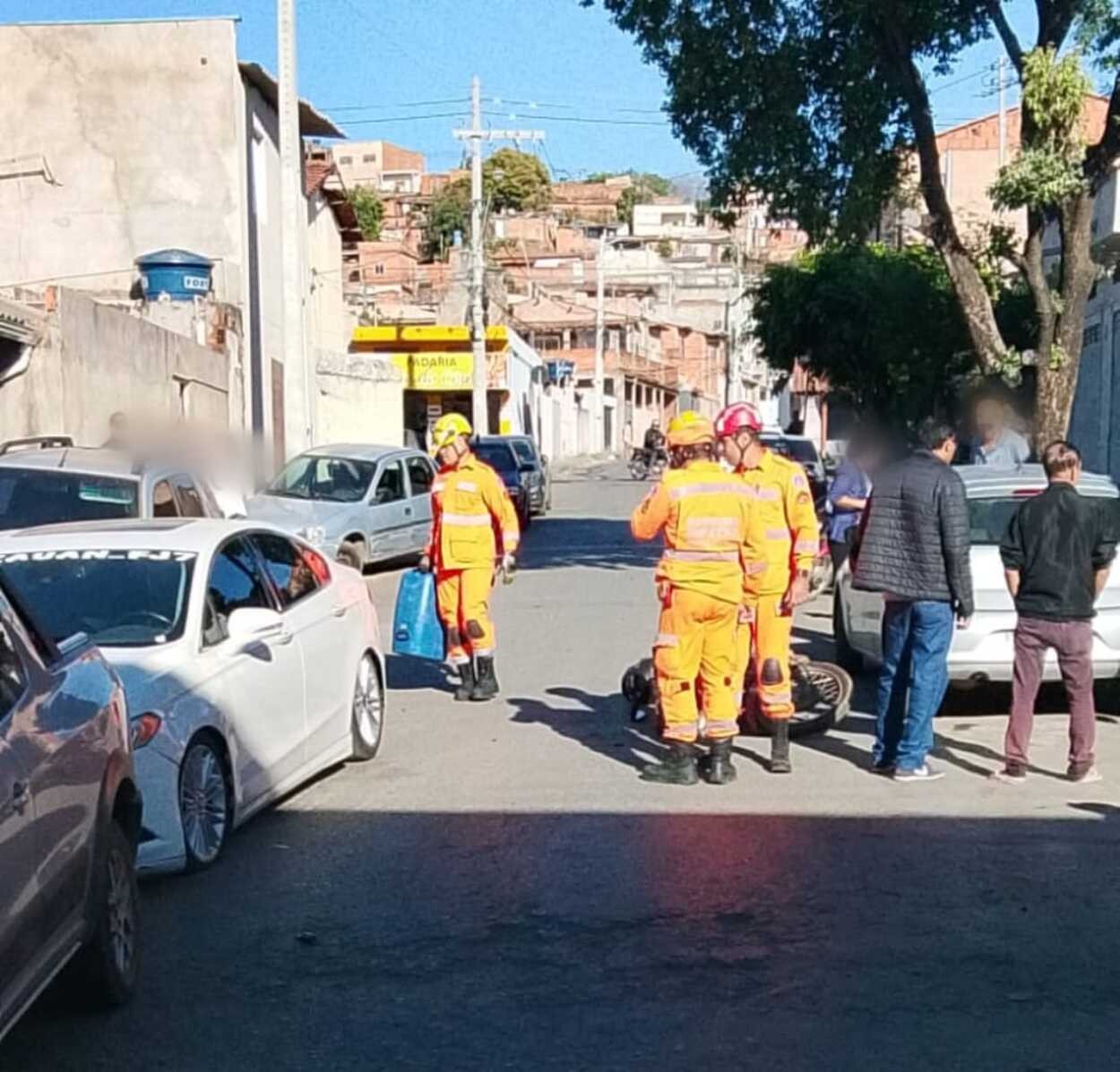Carro conduzido por motorista inabilitado e alcoolizado atinge 5 veículos em Montes Claros