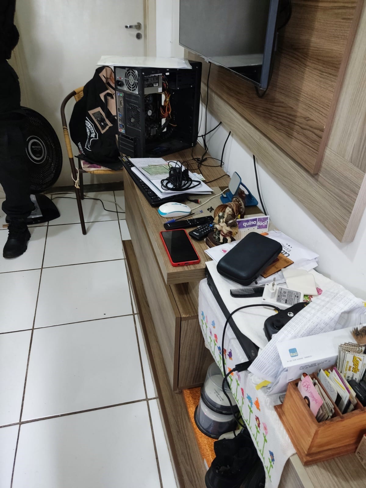 PF prende suspeito de armazenar e compartilhar vídeos de pornografia infantil na internet 