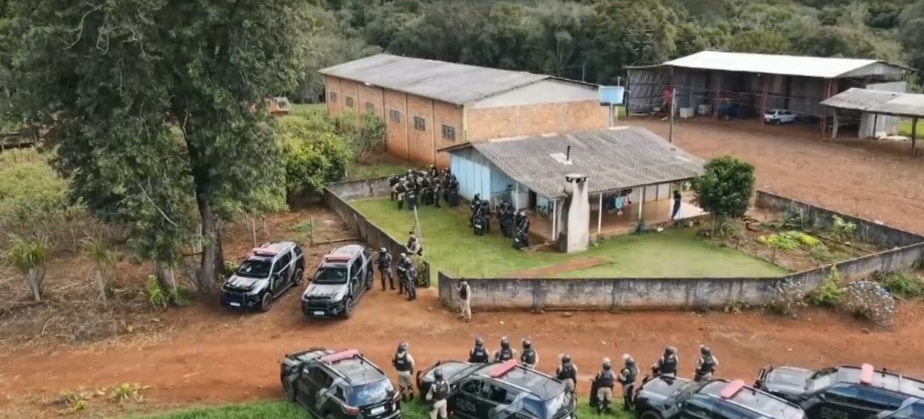 Grupo de 250 pessoas invade fazenda no interior do Paraná; desocupação foi feita horas depois