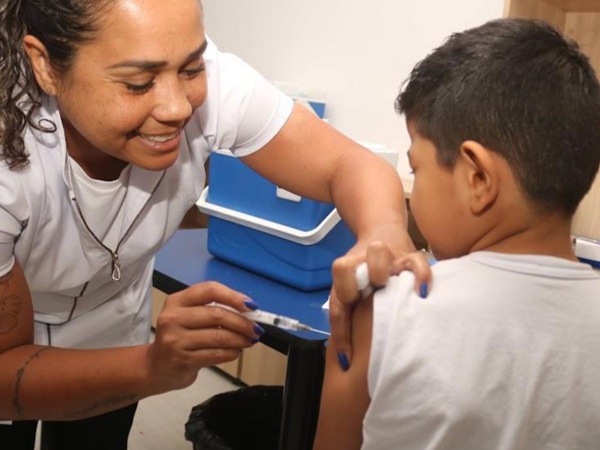 Vacinação em escolas de Santos cresce 44,8% em 2025; imunização é obrigatória para matrícula