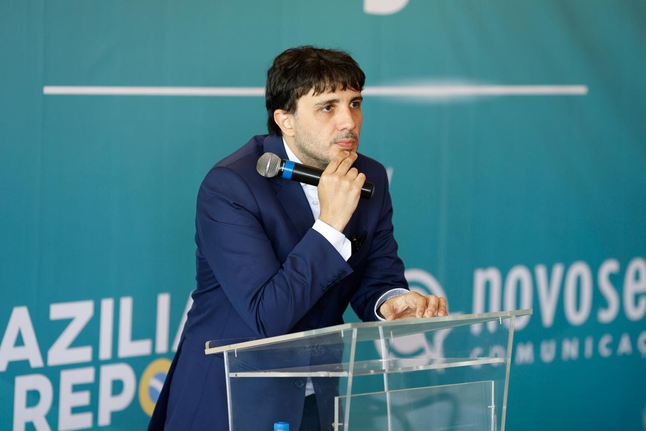 Renan Santos cita crise com Michelle e rejeição alta para afirmar que candidatura de Flávio é inviável: 'Derrotado certo'