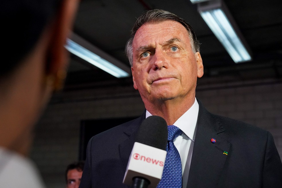 O presidente Jair Bolsonaro chega aos Estúdios Globo para o debate — Foto: Stephanie Rodrigues/g1