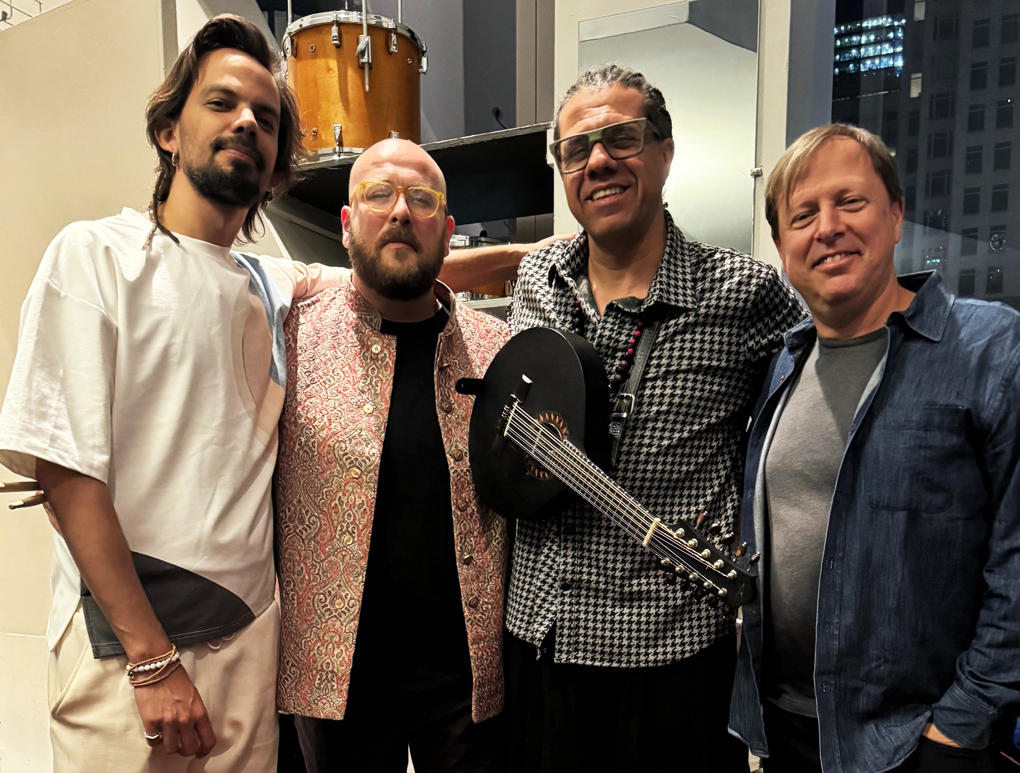 Hamilton de Holanda Trio lança álbum gravado ao vivo em clube de Nova York com o saxofonista de jazz Chris Potter