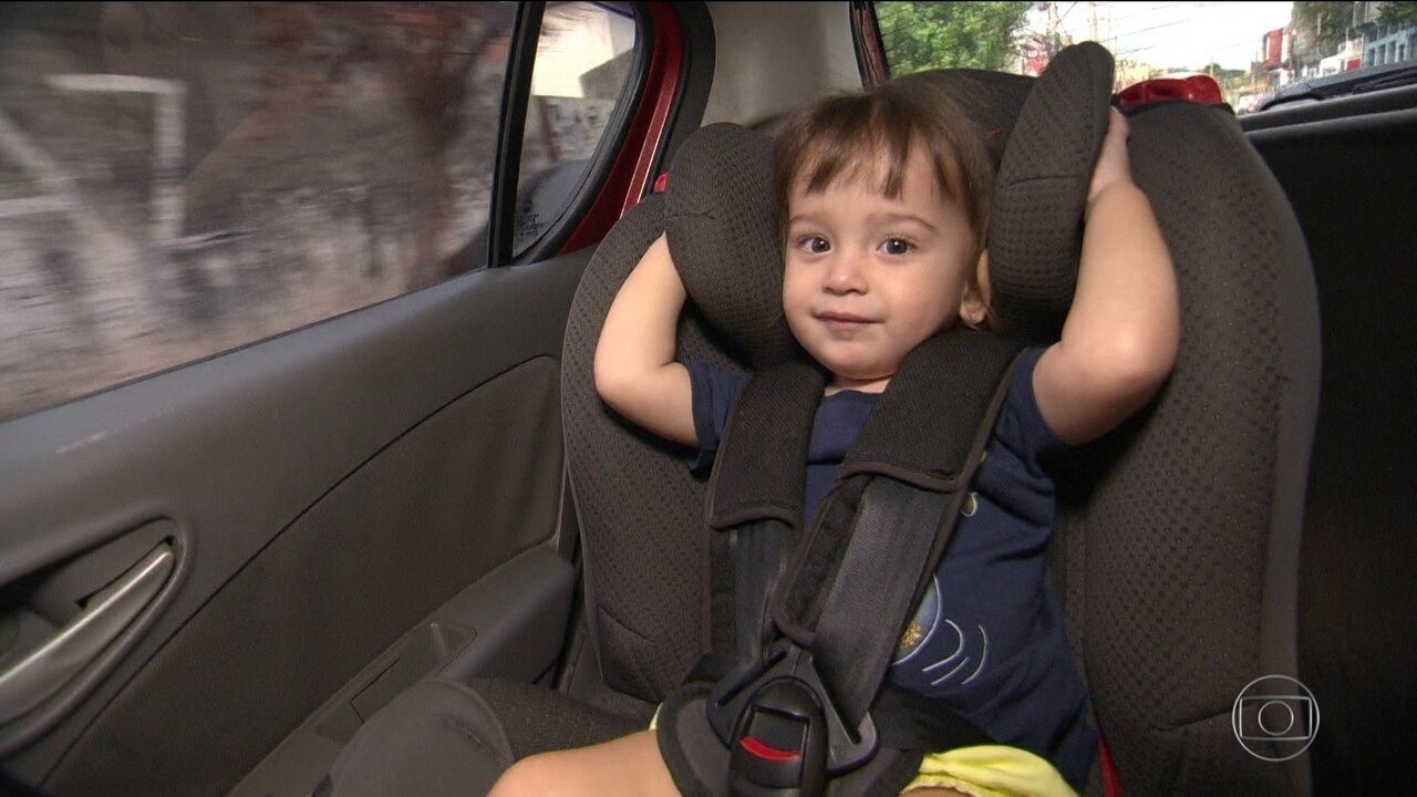 Projeto tira multa de motorista com criança sem cadeirinha, mas mantém ...