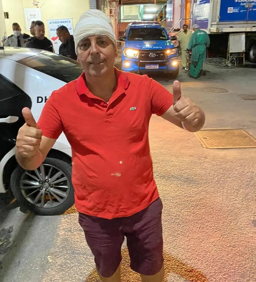 Zico Bacana com faixa na cabeça após ataque em 2020 — Foto: Reprodução