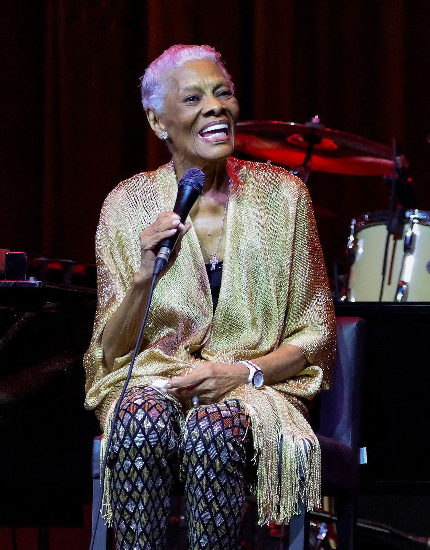 'Aquarelas' de Ary Barroso e Tom Jobim colorem com a bossa brasileira o show de Dionne Warwick no Rio de Janeiro 