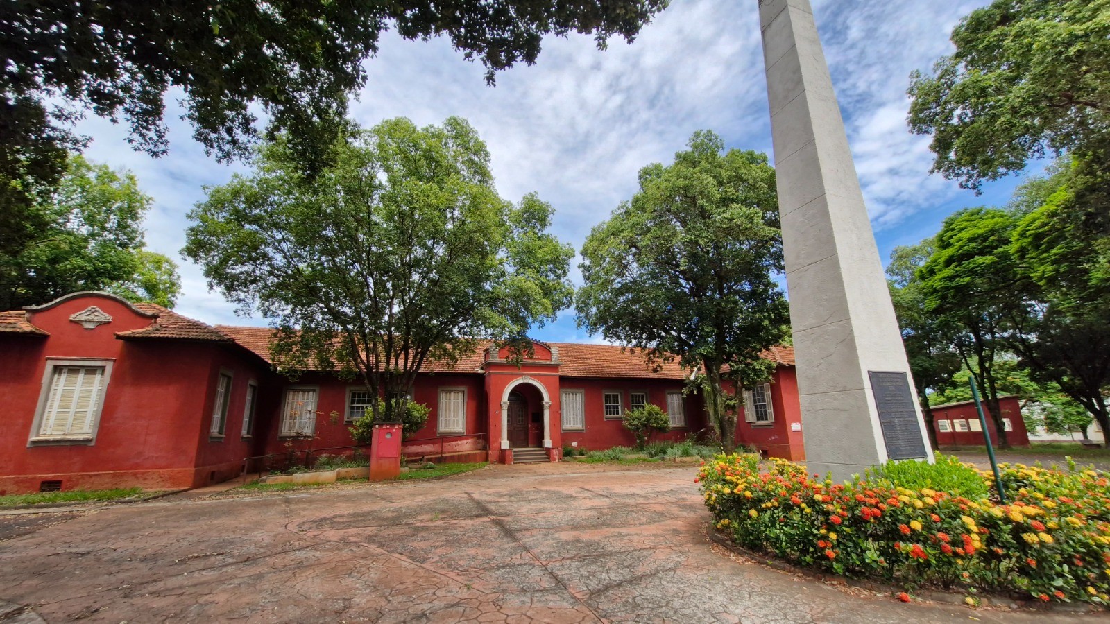 Instituto Alarme deixará de oferecer aulas para alunos do Ensino Fundamental II devido a problemas financeiros 