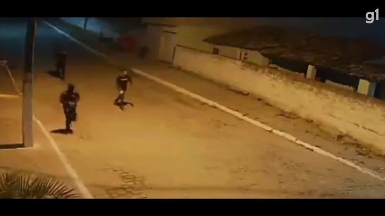 Câmera flagra criminosos fugindo após chacina que deixou cinco mortos ...